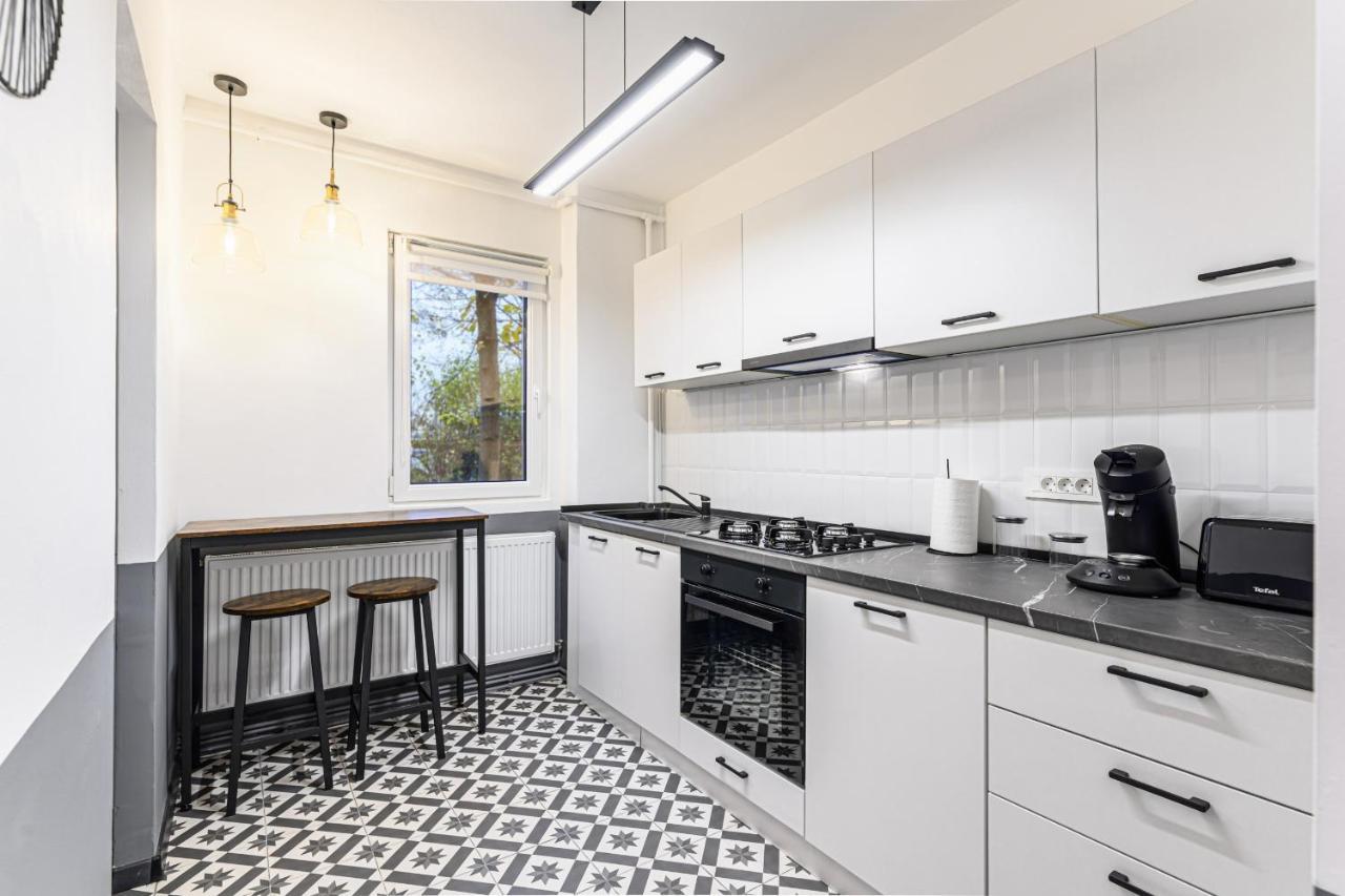 Travelers Hideout - Central Apartment Braşov Extérieur photo