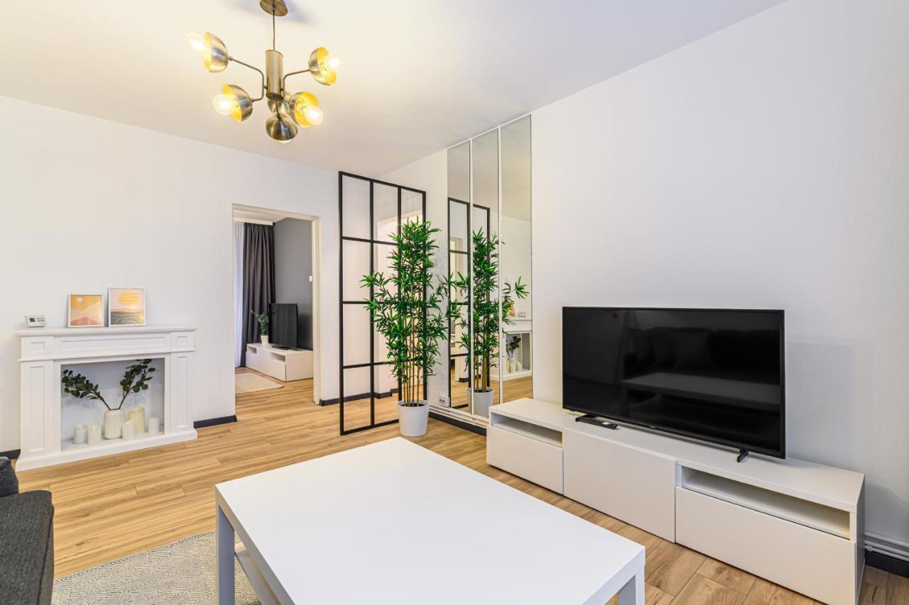 Travelers Hideout - Central Apartment Braşov Extérieur photo