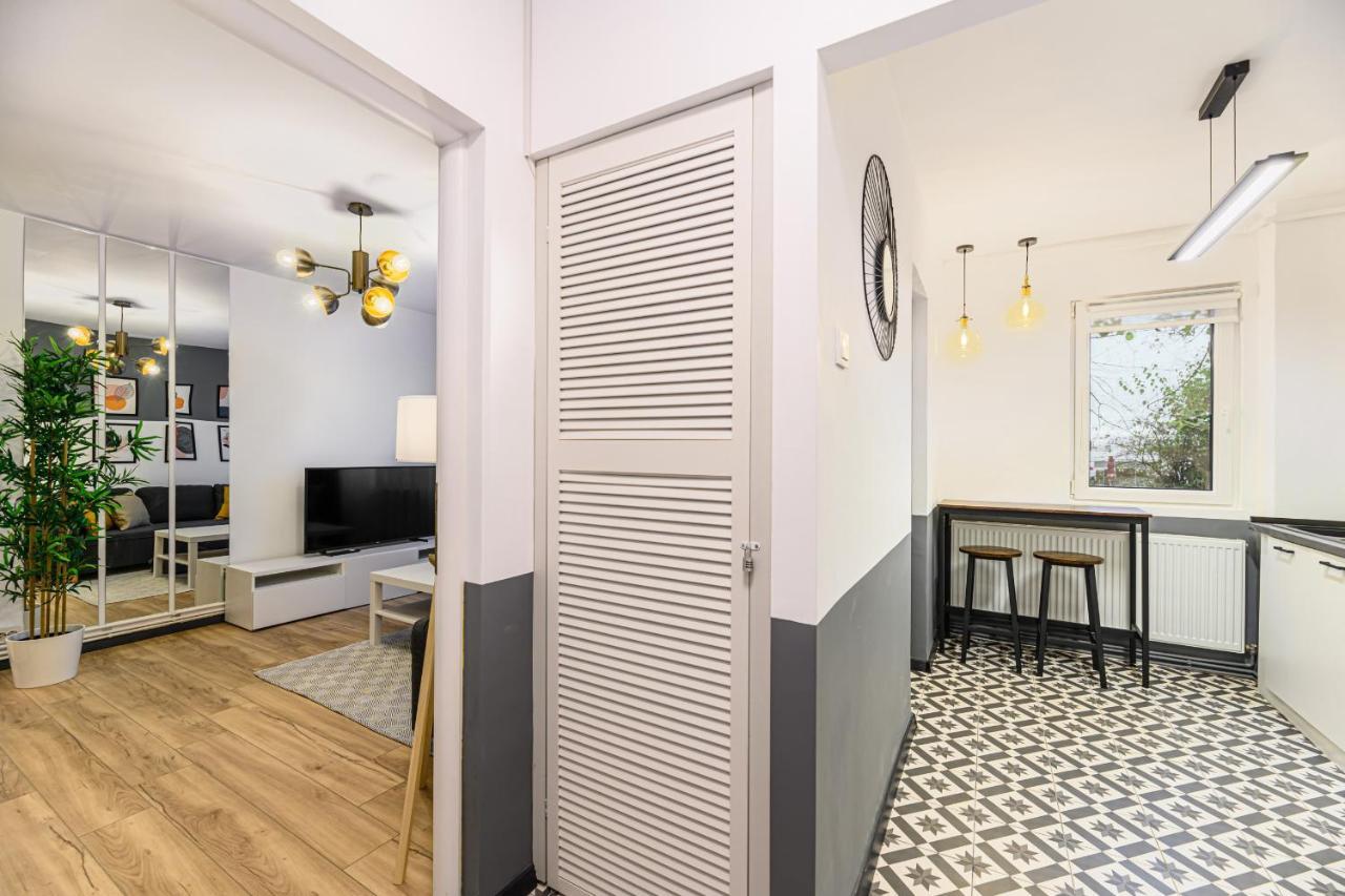 Travelers Hideout - Central Apartment Braşov Extérieur photo